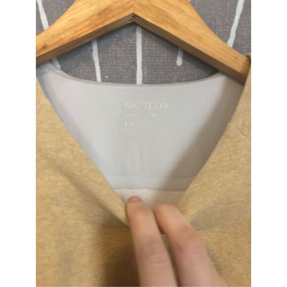 Arc’teryx Tan Momenta Centre Pullover - Picture 3 of 5
